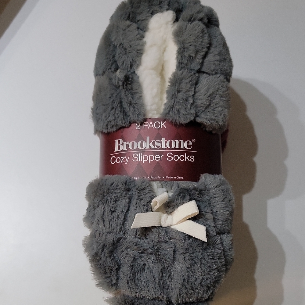 2 Pairs Brookstone Burgundy and Gray Faux Fur Slipper Socks Both With White